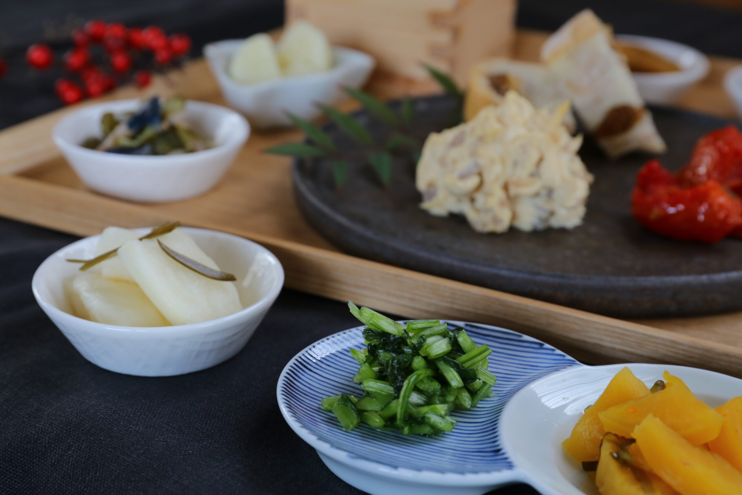 日本の漬物文化を感じる漬物が並んだ食卓